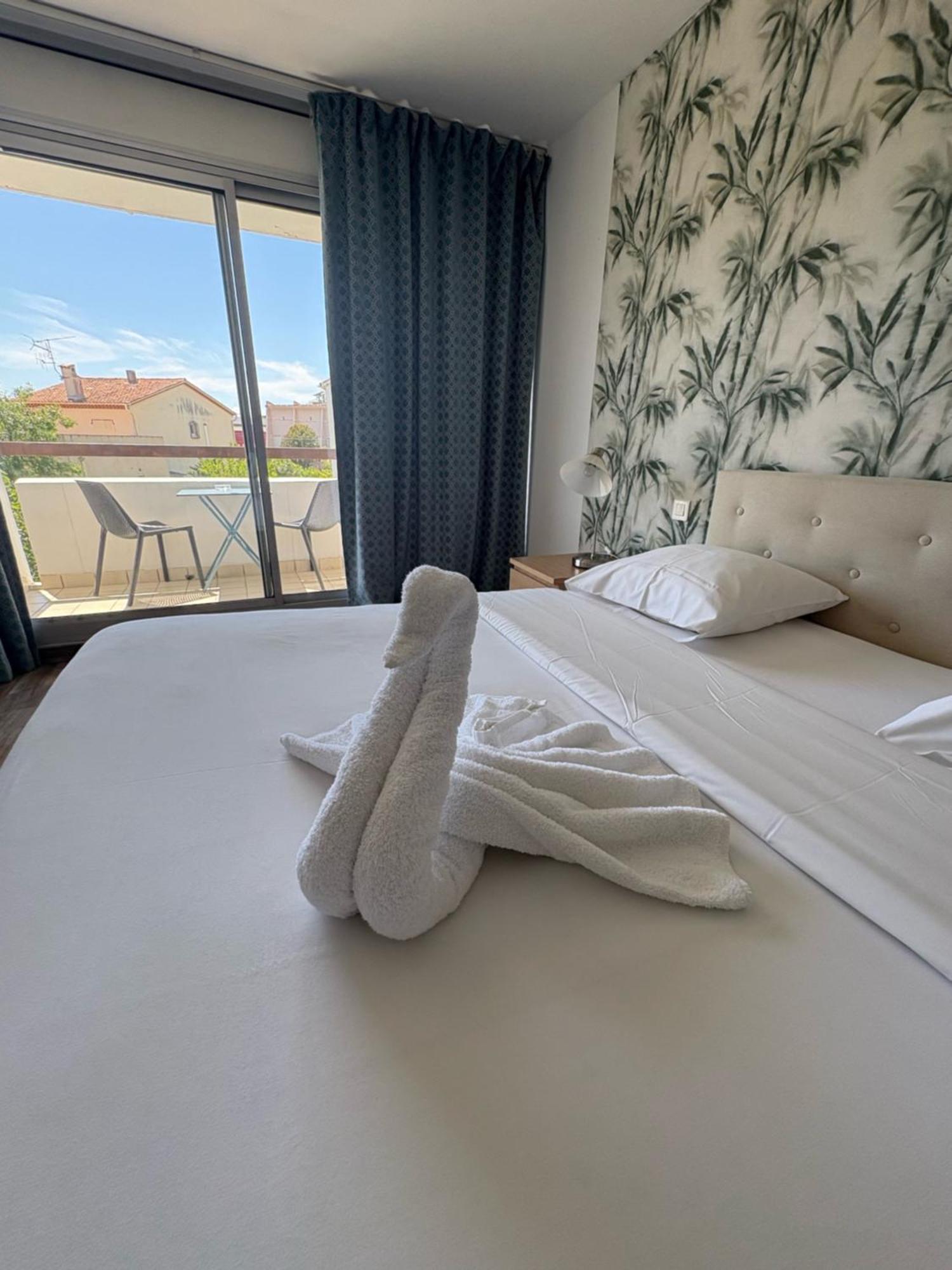 Hotel Sable Et Soleil - Port, Plage Et Jacuzzi Prive Fréjus Εξωτερικό φωτογραφία