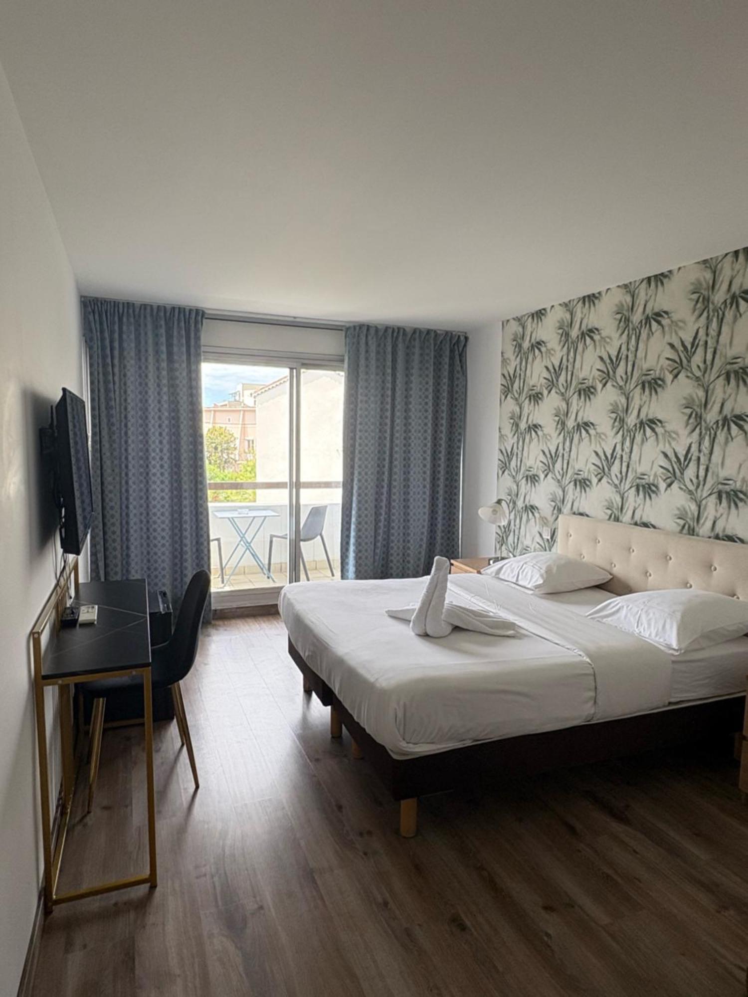Hotel Sable Et Soleil - Port, Plage Et Jacuzzi Prive Fréjus Εξωτερικό φωτογραφία