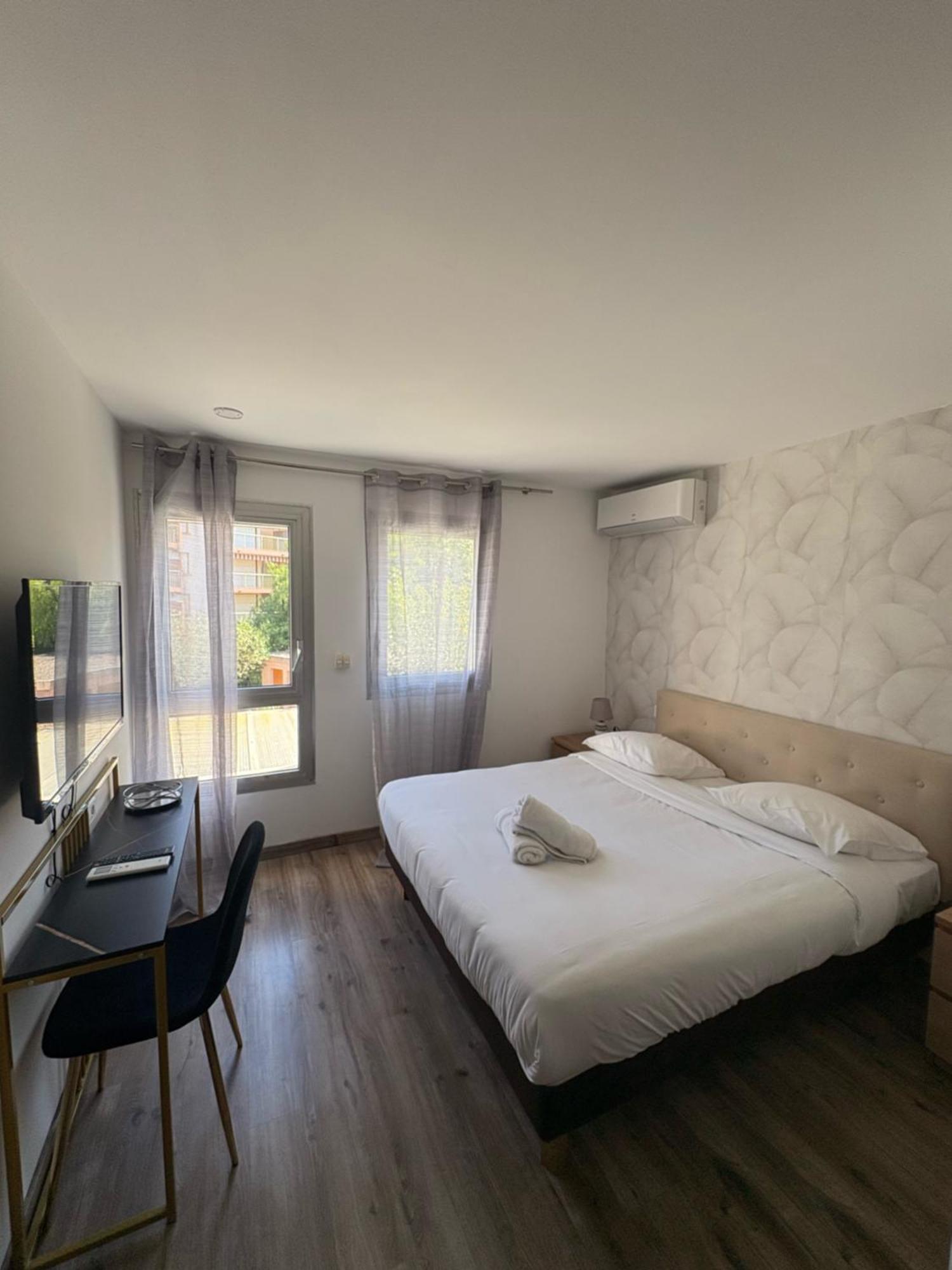 Hotel Sable Et Soleil - Port, Plage Et Jacuzzi Prive Fréjus Εξωτερικό φωτογραφία