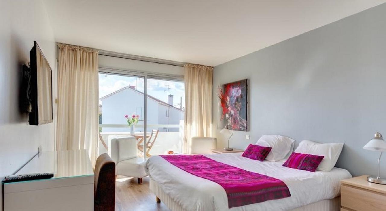 Hotel Sable Et Soleil - Port, Plage Et Jacuzzi Prive Fréjus Εξωτερικό φωτογραφία
